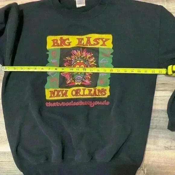 Gilden activewear heavyweight Crewneck, Big Easy New Orleans that voodoo that yo - Picture 8 of 9